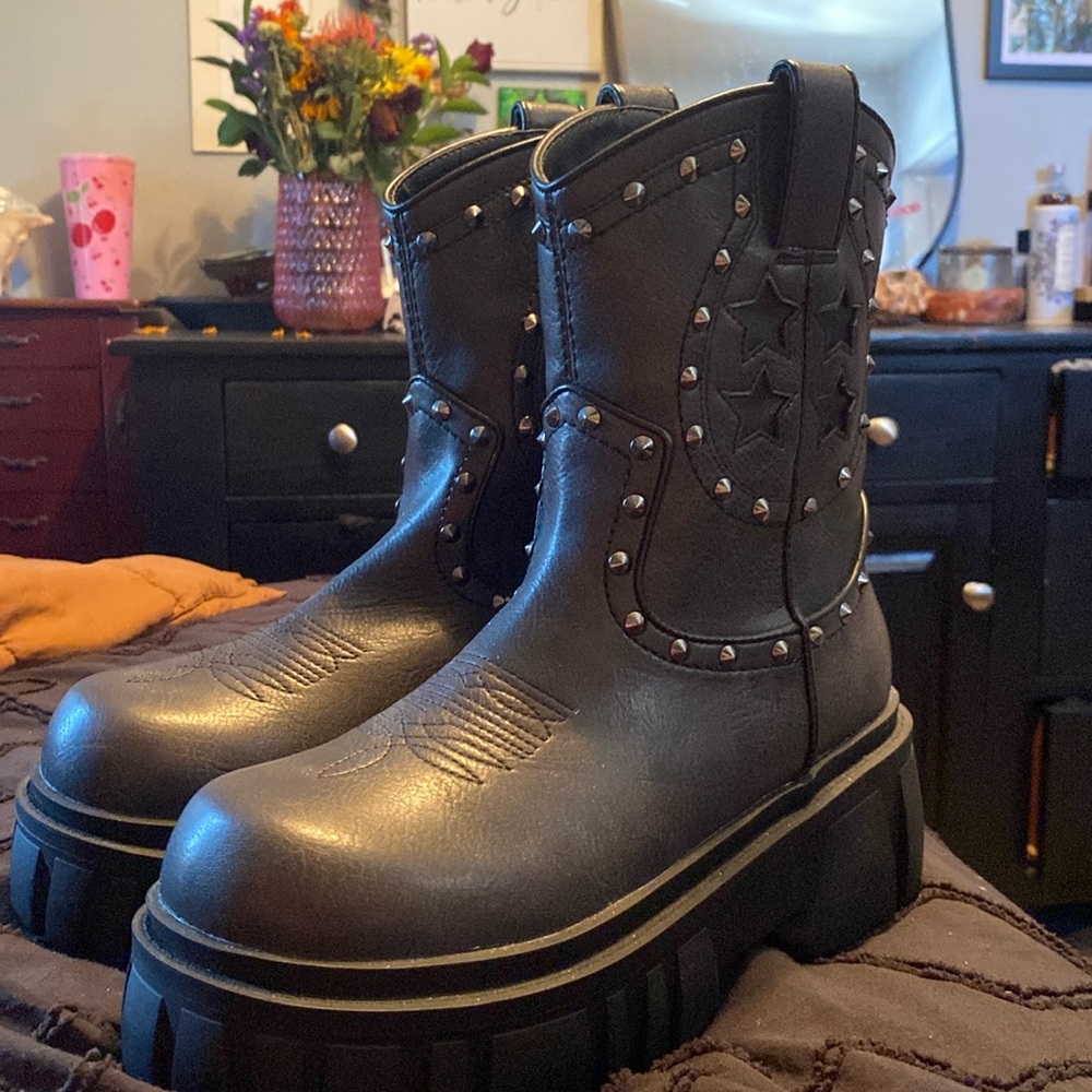 Cowboy punk boots NWOT